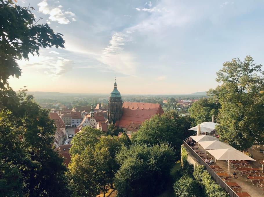 Modernes Studio Im Herzen Pirnas Exterior photo